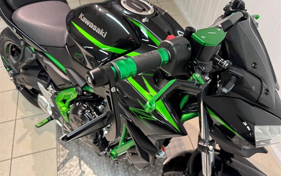 Umgebautes Motorrad Kawasaki Z650 von Zweirad Meggle - Bild 9 Umgebautes Motorrad Kawasaki Z650 von Zweirad Meggle - Bild 9