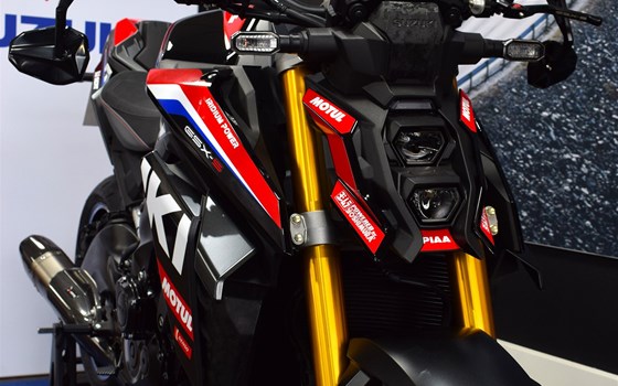 Umgebautes Motorrad Suzuki GSX-S1000 von Altzschner GmbH - Bild 6 Umgebautes Motorrad Suzuki GSX-S1000 von Altzschner GmbH - Bild 6