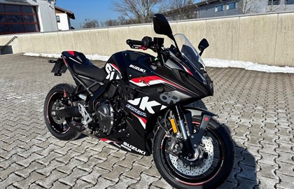 Suzuki GSX-8R Custom Bike Suzuki GSX-8R Custom Bike