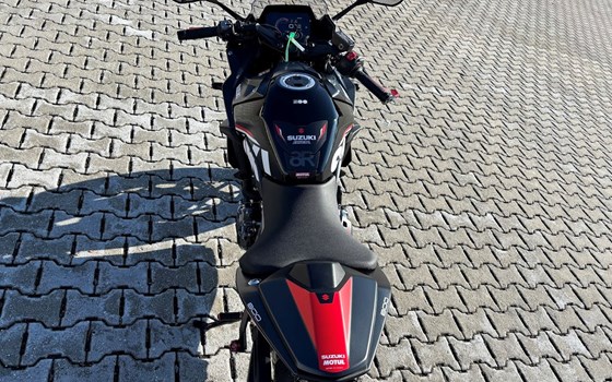 Umgebautes Motorrad Suzuki GSX-8R von Suedbike e.K. Inhaber Wolfgang Schustek - Bild 6 Umgebautes Motorrad Suzuki GSX-8R von Suedbike e.K. Inhaber Wolfgang Schustek - Bild 6