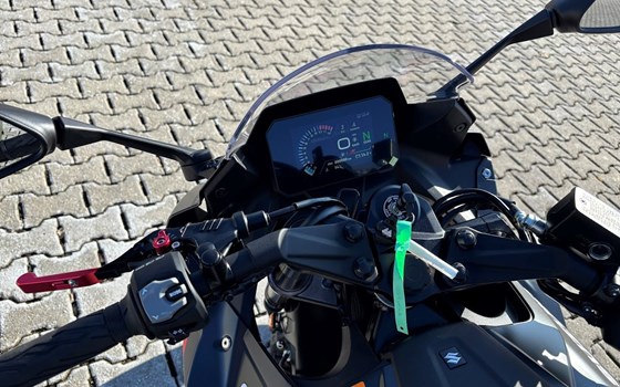 Umgebautes Motorrad Suzuki GSX-8R von Suedbike e.K. Inhaber Wolfgang Schustek - Bild 7 Umgebautes Motorrad Suzuki GSX-8R von Suedbike e.K. Inhaber Wolfgang Schustek - Bild 7