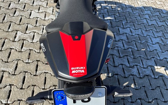 Umgebautes Motorrad Suzuki GSX-8R von Suedbike e.K. Inhaber Wolfgang Schustek - Bild 9 Umgebautes Motorrad Suzuki GSX-8R von Suedbike e.K. Inhaber Wolfgang Schustek - Bild 9