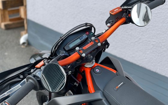 Umgebautes Motorrad KTM 690 SMC R von Motorrad Reinhardt GmbH - Bild 6 Umgebautes Motorrad KTM 690 SMC R von Motorrad Reinhardt GmbH - Bild 6