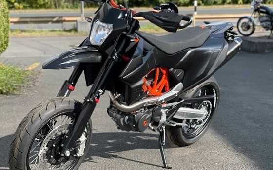 Umgebautes Motorrad KTM 690 SMC R von Motorrad Reinhardt GmbH - Bild 4 Umgebautes Motorrad KTM 690 SMC R von Motorrad Reinhardt GmbH - Bild 4