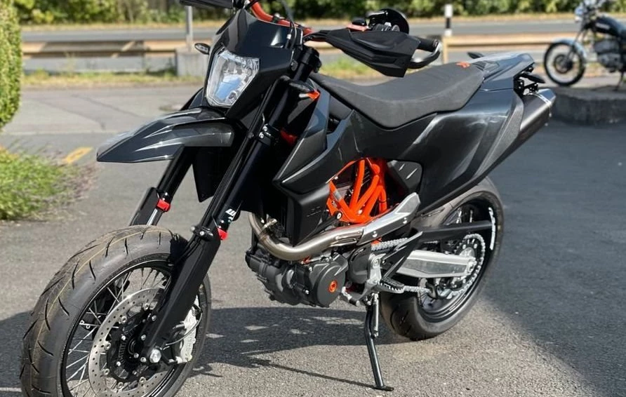 Ktm 690 Smc R Customize Details zum Custom-Bike KTM 690 SMC R des Händlers Motorrad Reinhardt GmbH