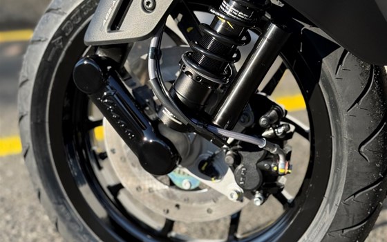 Umgebautes Motorrad Vespa GTS 310 SuperSport von Motorrad Reinhardt GmbH - Bild 11 Umgebautes Motorrad Vespa GTS 310 SuperSport von Motorrad Reinhardt GmbH - Bild 11