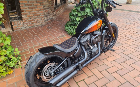 Umgebautes Motorrad Harley-Davidson Softail Street Bob 114 FXBBS von X-Trem Custombikes - Bild 2 Umgebautes Motorrad Harley-Davidson Softail Street Bob 114 FXBBS von X-Trem Custombikes - Bild 2
