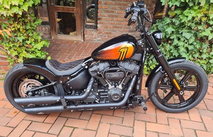 Harley-Davidson Softail Street Bob 114 FXBBS Custom Bike