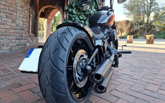 Umgebautes Motorrad Harley-Davidson Softail Street Bob 114 FXBBS von X-Trem Custombikes - Bild 9 Umgebautes Motorrad Harley-Davidson Softail Street Bob 114 FXBBS von X-Trem Custombikes - Bild 9