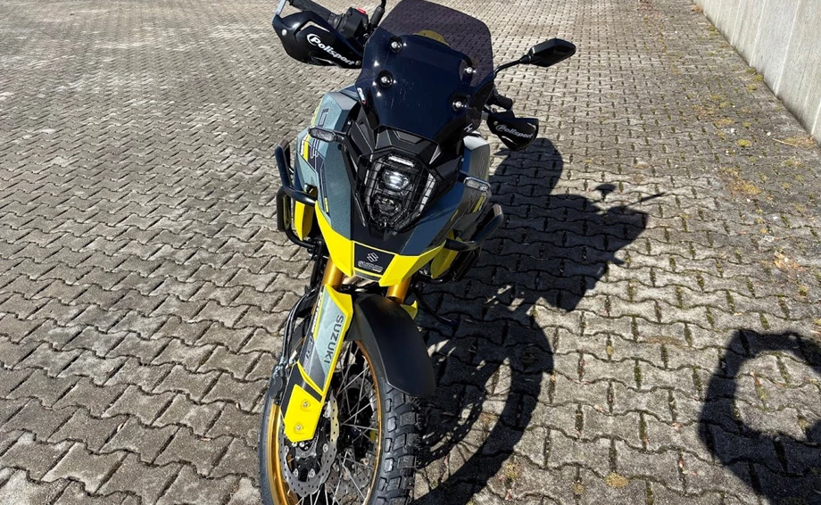 Rebuilt motorbike Suzuki V-Strom 800DE Bild 7: Rebuilt motorbike Suzuki V-Strom 800DE