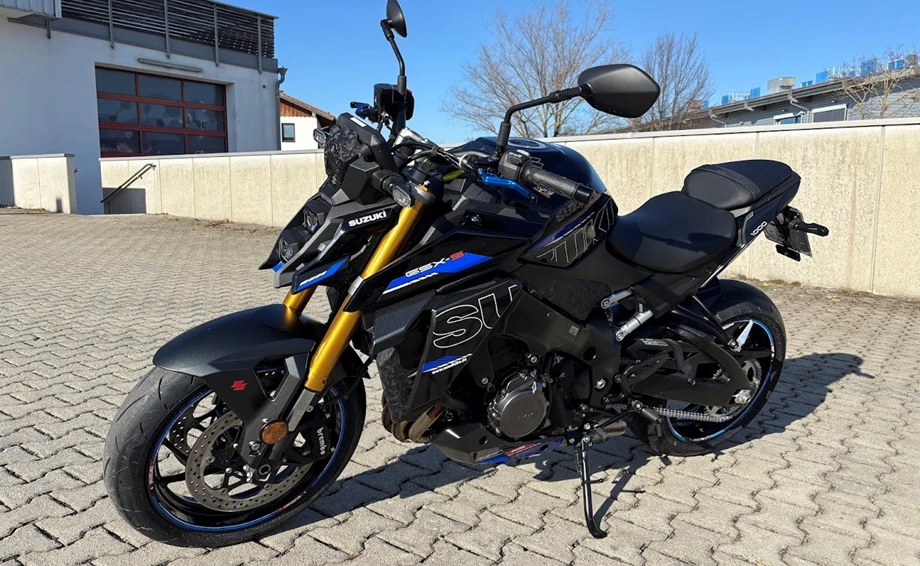 Rebuilt motorbike Suzuki GSX-R 1000 Bild 2: Rebuilt motorbike Suzuki GSX-R 1000