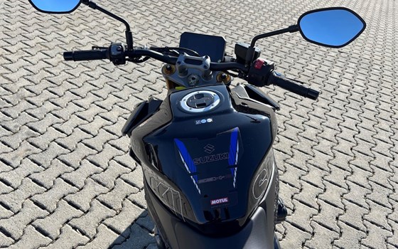 Umgebautes Motorrad Suzuki GSX-R 1000 von Suedbike e.K. Inhaber Wolfgang Schustek - Bild 8 Umgebautes Motorrad Suzuki GSX-R 1000 von Suedbike e.K. Inhaber Wolfgang Schustek - Bild 8