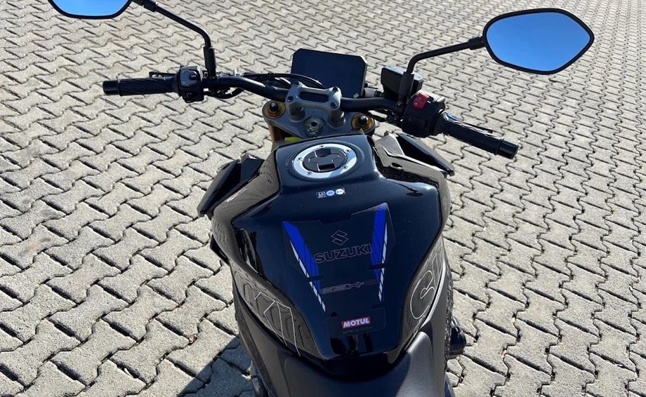 Rebuilt motorbike Suzuki GSX-R 1000 Bild 8: Rebuilt motorbike Suzuki GSX-R 1000