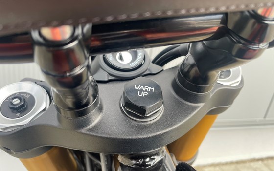 Umgebautes Motorrad Triumph Scrambler 1200 XE von Warm Up Zweiradtechnik GmbH - Bild 18 Umgebautes Motorrad Triumph Scrambler 1200 XE von Warm Up Zweiradtechnik GmbH - Bild 18
