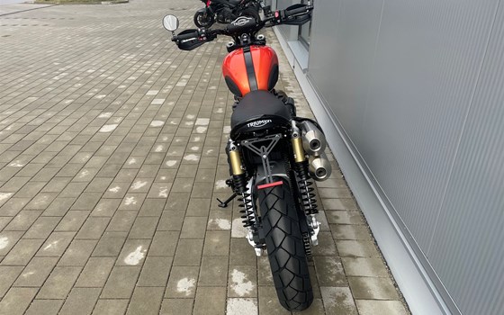 Umgebautes Motorrad Triumph Scrambler 1200 XE von Warm Up Zweiradtechnik GmbH - Bild 6 Umgebautes Motorrad Triumph Scrambler 1200 XE von Warm Up Zweiradtechnik GmbH - Bild 6