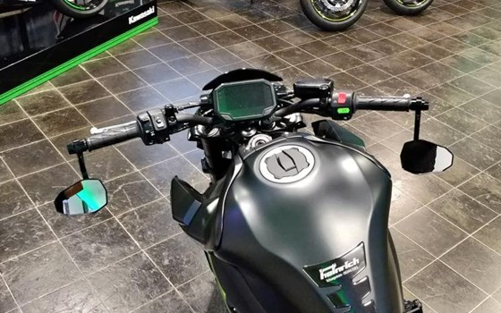 Umgebautes Motorrad Kawasaki Z900 von Heinrich GmbH - Bild 5 Umgebautes Motorrad Kawasaki Z900 von Heinrich GmbH - Bild 5