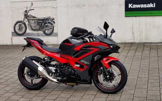 Umgebautes Motorrad Kawasaki Ninja 500 SE von Heinrich GmbH - Bild 1 Umgebautes Motorrad Kawasaki Ninja 500 SE von Heinrich GmbH - Bild 1