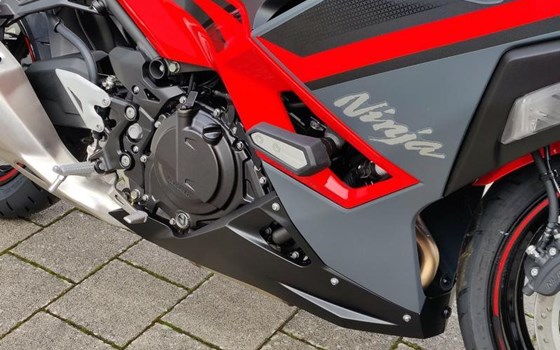 Umgebautes Motorrad Kawasaki Ninja 500 SE von Heinrich GmbH - Bild 3 Umgebautes Motorrad Kawasaki Ninja 500 SE von Heinrich GmbH - Bild 3