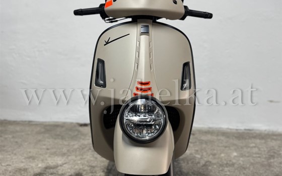 Umgebautes Motorrad Vespa GTV 300 von Jahelka Zweirad GmbH - Bild 5 Umgebautes Motorrad Vespa GTV 300 von Jahelka Zweirad GmbH - Bild 5