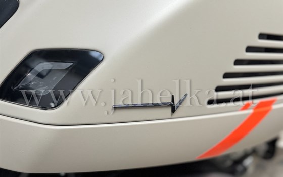Umgebautes Motorrad Vespa GTV 300 von Jahelka Zweirad GmbH - Bild 12 Umgebautes Motorrad Vespa GTV 300 von Jahelka Zweirad GmbH - Bild 12