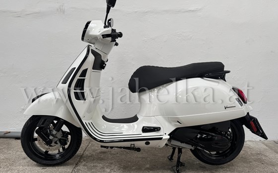 Umgebautes Motorrad Vespa GTS 300 Super Sport von Jahelka Zweirad GmbH - Bild 2 Umgebautes Motorrad Vespa GTS 300 Super Sport von Jahelka Zweirad GmbH - Bild 2