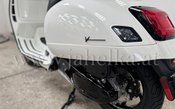 Umgebautes Motorrad Vespa GTS 300 Super Sport von Jahelka Zweirad GmbH - Bild 10 Umgebautes Motorrad Vespa GTS 300 Super Sport von Jahelka Zweirad GmbH - Bild 10