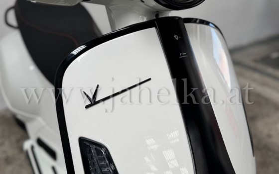 Umgebautes Motorrad Vespa GTS 300 Super Sport von Jahelka Zweirad GmbH - Bild 6 Umgebautes Motorrad Vespa GTS 300 Super Sport von Jahelka Zweirad GmbH - Bild 6