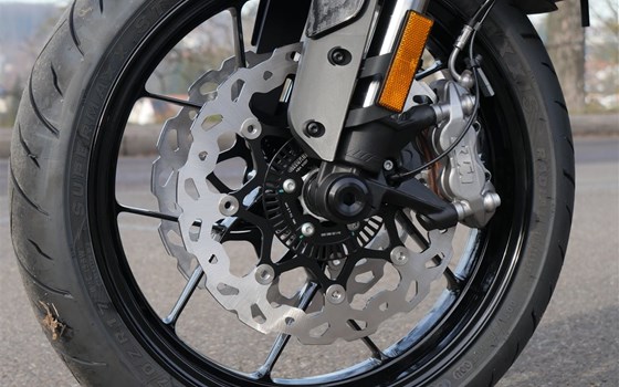 Umgebautes Motorrad KTM 790 Duke L von Motorcorner GmbH - Bild 12 Umgebautes Motorrad KTM 790 Duke L von Motorcorner GmbH - Bild 12