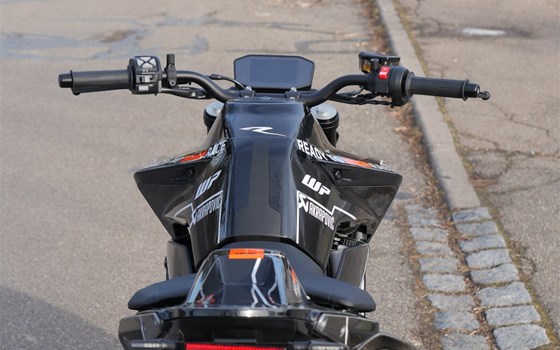 Umgebautes Motorrad KTM 790 Duke L von Motorcorner GmbH - Bild 4 Umgebautes Motorrad KTM 790 Duke L von Motorcorner GmbH - Bild 4