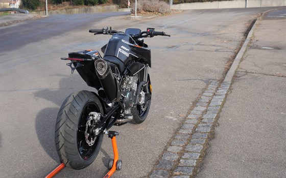 Umgebautes Motorrad KTM 790 Duke L von Motorcorner GmbH - Bild 5 Umgebautes Motorrad KTM 790 Duke L von Motorcorner GmbH - Bild 5