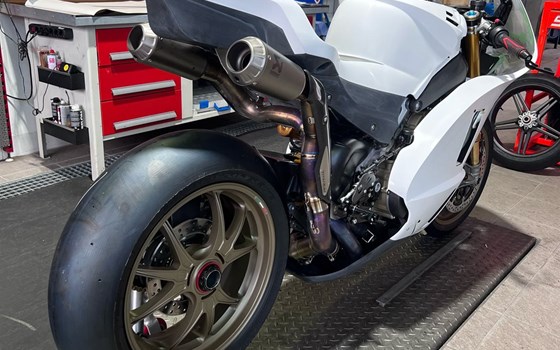Umgebautes Motorrad Ducati Panigale V4 R von Zweiradparadies Denk GmbH & Co. KG - Bild 3 Umgebautes Motorrad Ducati Panigale V4 R von Zweiradparadies Denk GmbH & Co. KG - Bild 3