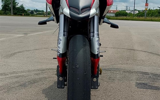 Umgebautes Motorrad Ducati Hypermotard 1100 S von 330xd - Bild 3 Umgebautes Motorrad Ducati Hypermotard 1100 S von 330xd - Bild 3