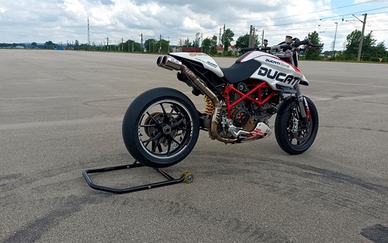 Umgebautes Motorrad Ducati Hypermotard 1100 S von 330xd - Bild 7 Umgebautes Motorrad Ducati Hypermotard 1100 S von 330xd - Bild 7