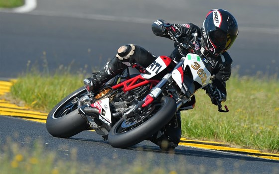 Umgebautes Motorrad Ducati Hypermotard 1100 S von 330xd - Bild 9 Umgebautes Motorrad Ducati Hypermotard 1100 S von 330xd - Bild 9