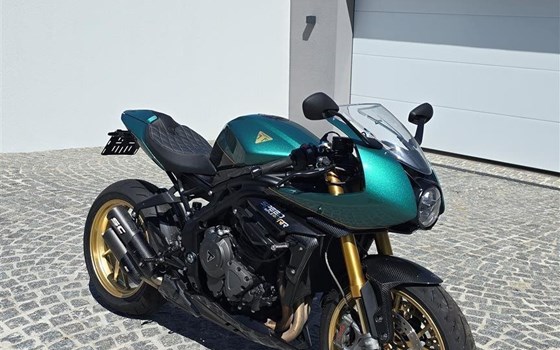 Umgebautes Motorrad Triumph Speed Triple 1200 RR von markbika - Bild 1 Umgebautes Motorrad Triumph Speed Triple 1200 RR von markbika - Bild 1