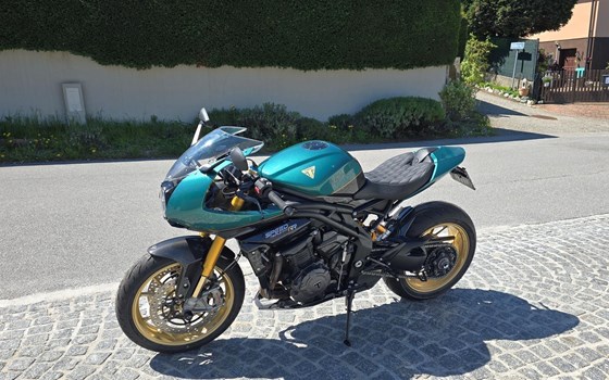 Umgebautes Motorrad Triumph Speed Triple 1200 RR von markbika - Bild 17 Umgebautes Motorrad Triumph Speed Triple 1200 RR von markbika - Bild 17