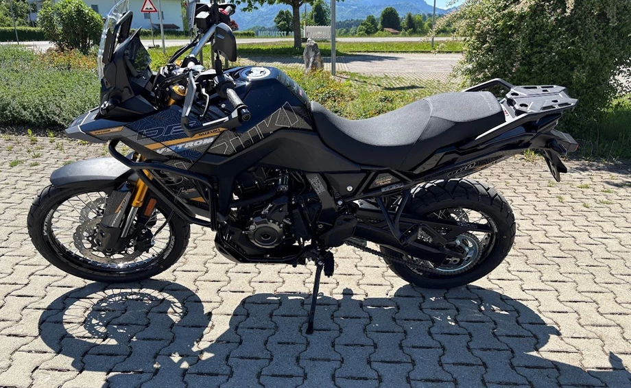 Rebuilt motorbike Suzuki V-Strom 800DE Bild 3: Rebuilt motorbike Suzuki V-Strom 800DE