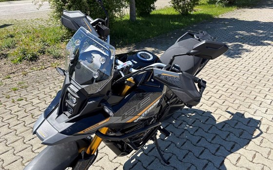 Umgebautes Motorrad Suzuki V-Strom 800DE von Suedbike e.K. Inhaber Wolfgang Schustek - Bild 4 Umgebautes Motorrad Suzuki V-Strom 800DE von Suedbike e.K. Inhaber Wolfgang Schustek - Bild 4