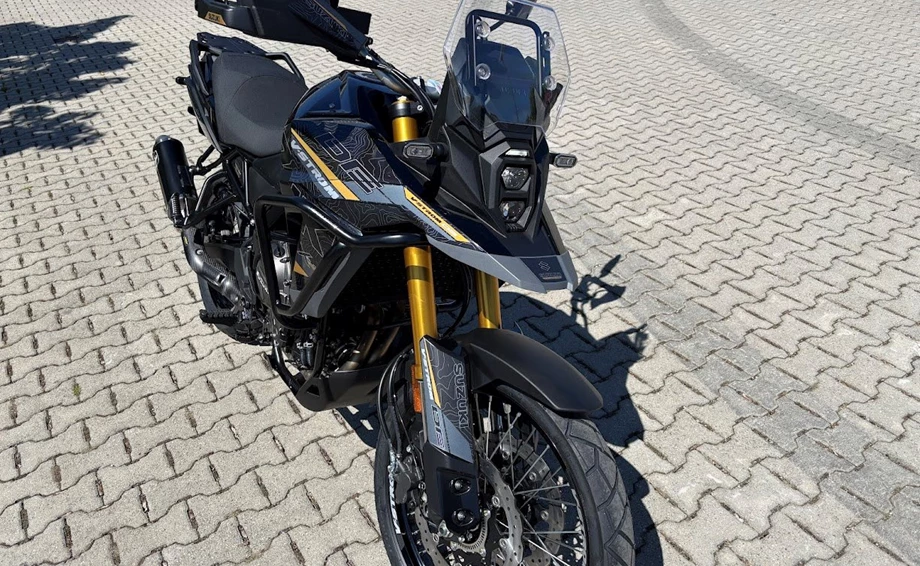 Rebuilt motorbike Suzuki V-Strom 800DE Bild 5: Rebuilt motorbike Suzuki V-Strom 800DE