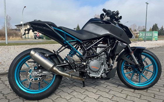 Umgebautes Motorrad KTM 390 Duke von Motorradcenter Neuruppin - LWB Racing - Bild 1 Umgebautes Motorrad KTM 390 Duke von Motorradcenter Neuruppin - LWB Racing - Bild 1