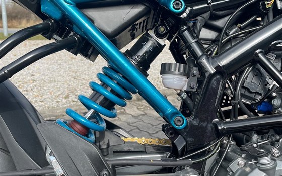 Umgebautes Motorrad KTM 390 Duke von Motorradcenter Neuruppin - LWB Racing - Bild 3 Umgebautes Motorrad KTM 390 Duke von Motorradcenter Neuruppin - LWB Racing - Bild 3