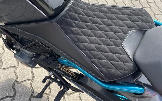 Umgebautes Motorrad KTM 390 Duke von Motorradcenter Neuruppin - LWB Racing - Bild 7 Umgebautes Motorrad KTM 390 Duke von Motorradcenter Neuruppin - LWB Racing - Bild 7