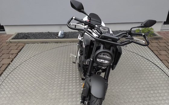 Umgebautes Motorrad Honda CBF 125 von Zweiradtechnik Jörg Schlieter - Bild 3 Umgebautes Motorrad Honda CBF 125 von Zweiradtechnik Jörg Schlieter - Bild 3