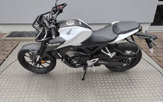 Umgebautes Motorrad Honda CBF 125 von Zweiradtechnik Jörg Schlieter - Bild 5 Umgebautes Motorrad Honda CBF 125 von Zweiradtechnik Jörg Schlieter - Bild 5