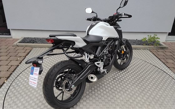 Umgebautes Motorrad Honda CBF 125 von Zweiradtechnik Jörg Schlieter - Bild 8 Umgebautes Motorrad Honda CBF 125 von Zweiradtechnik Jörg Schlieter - Bild 8