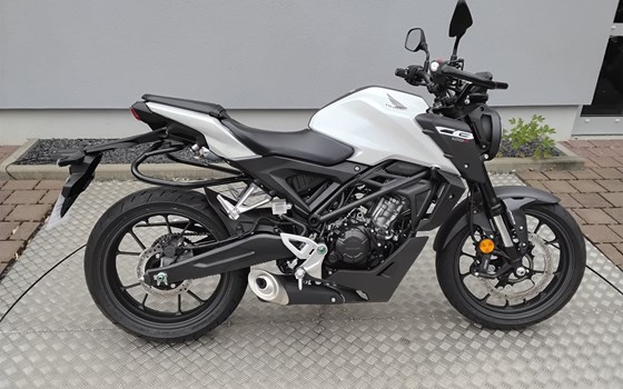 Umgebautes Motorrad Honda CBF 125 von Zweiradtechnik Jörg Schlieter - Bild 9 Umgebautes Motorrad Honda CBF 125 von Zweiradtechnik Jörg Schlieter - Bild 9