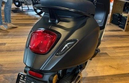 Vespa 125 Primavera Custom Bike Vespa 125 Primavera Custom Bike