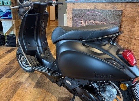 Umgebautes Motorrad Vespa 125 Primavera von SW Moto GmbH - Bild 2 Umgebautes Motorrad Vespa 125 Primavera von SW Moto GmbH - Bild 2