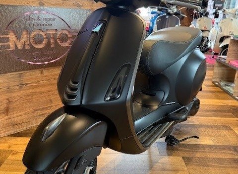 Umgebautes Motorrad Vespa 125 Primavera von SW Moto GmbH - Bild 3 Umgebautes Motorrad Vespa 125 Primavera von SW Moto GmbH - Bild 3