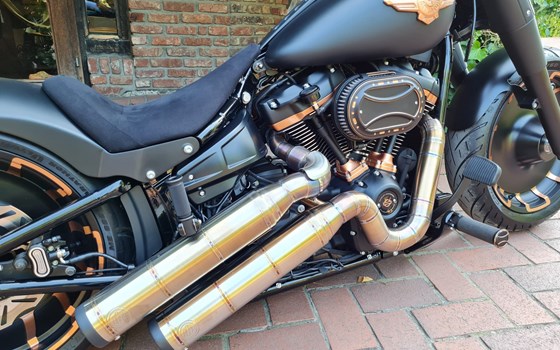 Umgebautes Motorrad Harley-Davidson Softail Fat Boy 114 FLFBS von X-Trem Custombikes - Bild 10 Umgebautes Motorrad Harley-Davidson Softail Fat Boy 114 FLFBS von X-Trem Custombikes - Bild 10